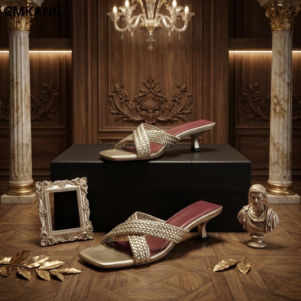 Kitten Heel Women - Slippers met puntige neus en kittenhak