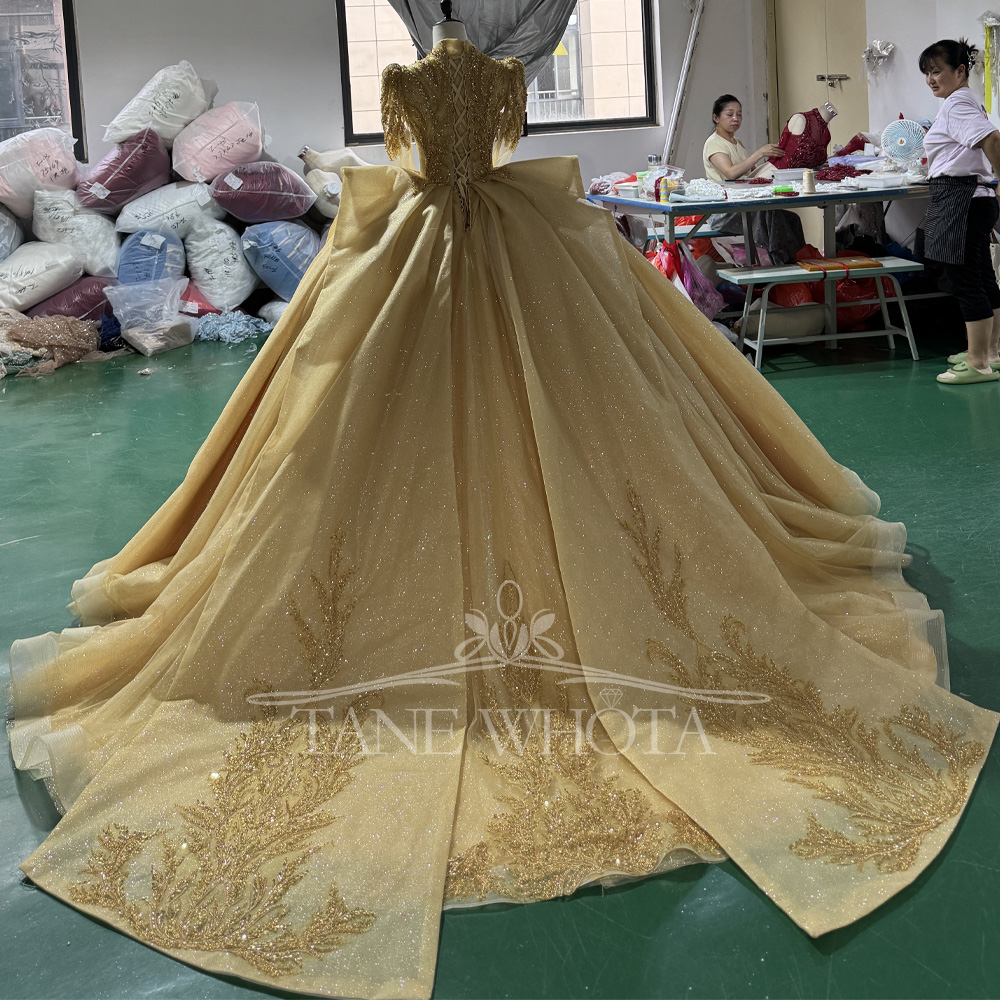 Elegante avondjurk met V-hals  - Yellow Formal Wear Women recensie en prijs