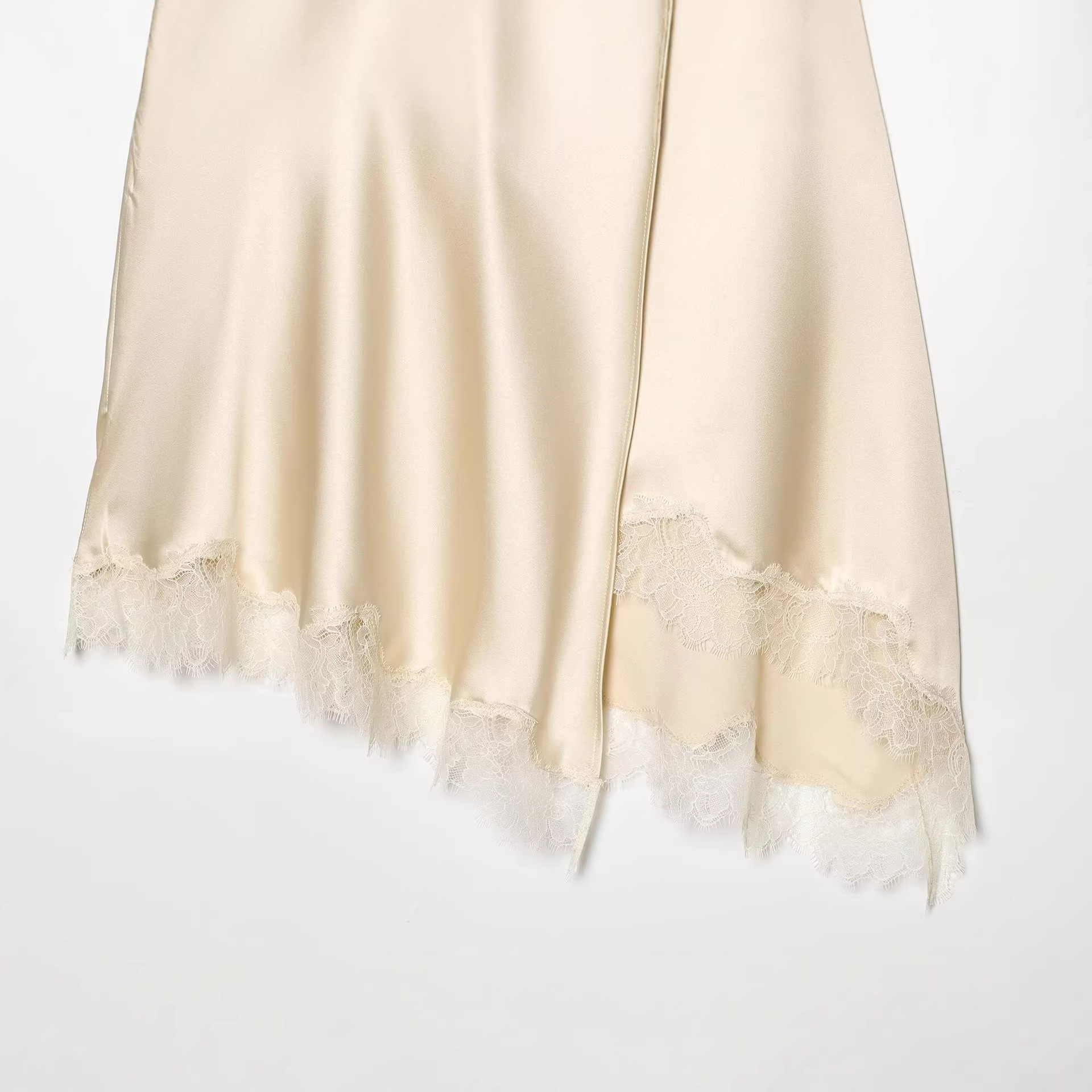 Elegante satijnen rok met kant - Yellow Formal Wear Women recensie en prijs